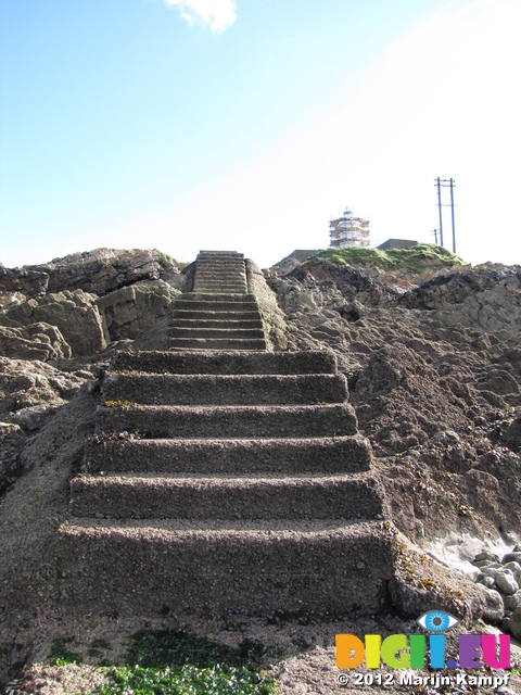 SX24892 Steps up to Mumbles lighthouse